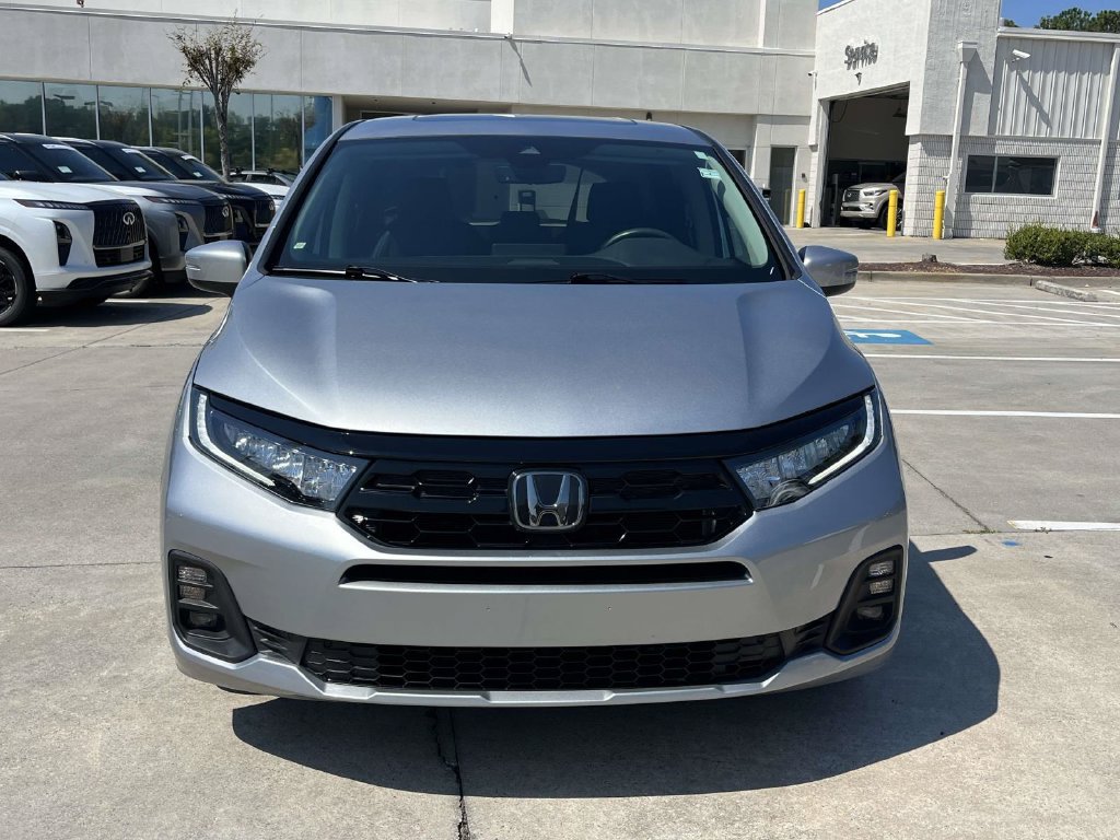 Used 2025 Honda Odyssey Touring image 8