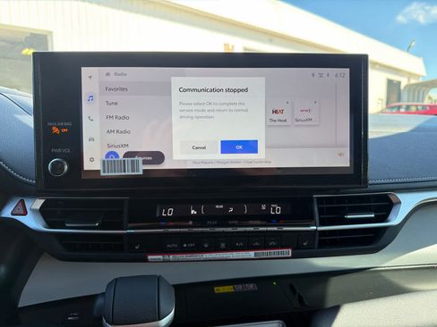 Used 2026 Toyota Sienna XSE AWD/4WD image 18