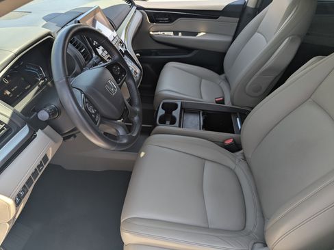 Used 2024 Honda Odyssey Touring image 18