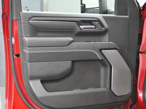 Used 2025 GMC Sierra 2500 AT4X image 10