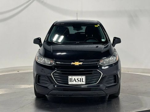 Used 2020 Chevrolet Trax LS w/ Tint and Cruise Package FWD image 10