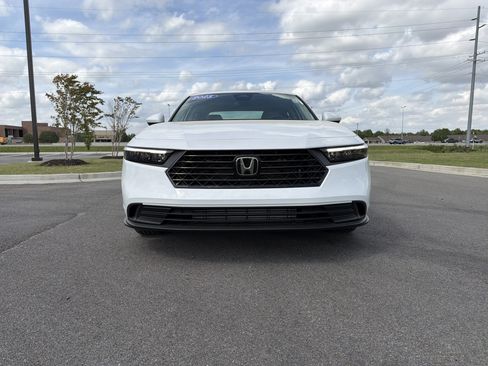 Certified 2025 Honda Accord LX image 8