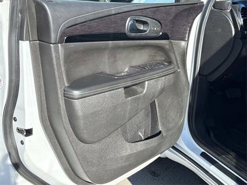 Used 2016 Buick Enclave Leather image 9