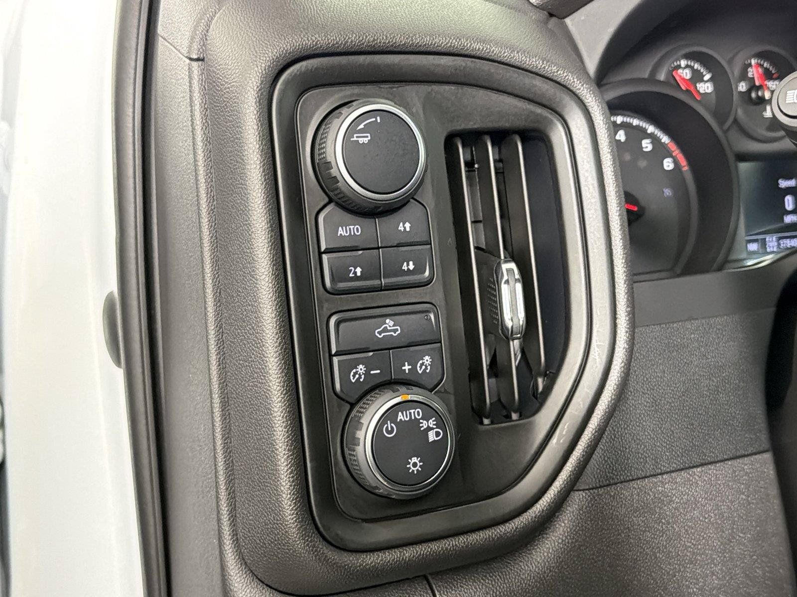 Used 2023 Chevrolet Silverado 1500 Custom Trail Boss w/ LPO, Dark Essentials Package AWD/4WD image 31