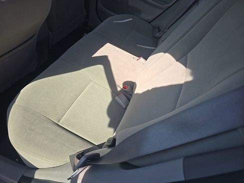 Used 2010 Toyota Corolla LE image 11