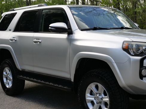Used 2020 Toyota 4Runner SR5 Premium AWD/4WD image 29