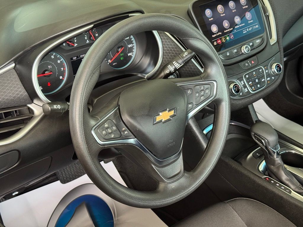 Used 2025 Chevrolet Malibu LT FWD image 17