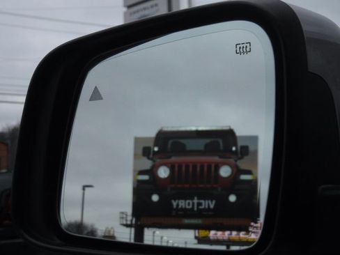 Used 2021 Dodge Durango GT image 39