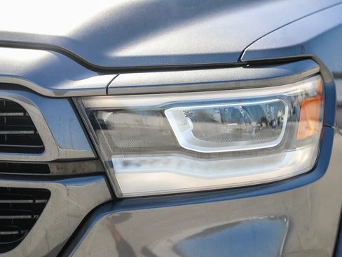 Used 2019 RAM 1500 Laramie AWD/4WD image 8