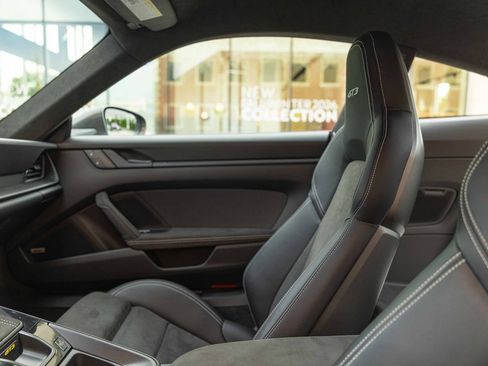 Used 2022 Porsche 911 GT3 RWD image 16