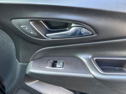 Used 2020 Chevrolet Equinox LT image 22