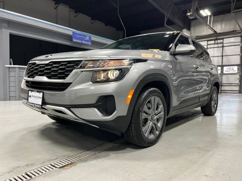 Used 2021 Kia Seltos LX AWD/4WD image 3