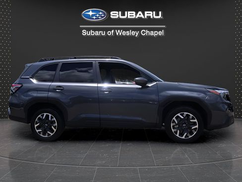 Used 2025 Subaru Forester Premium w/ Convenience Package #1 AWD/4WD image 8