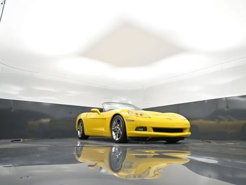 Used 2008 Chevrolet Corvette Convertible w/ Preferred Equipment Group image 32