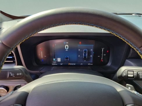 Used 2025 Ford Maverick Lobo image 26