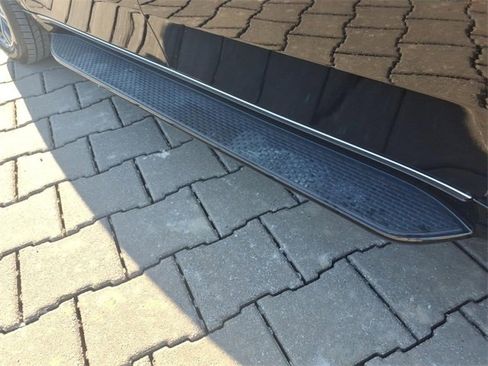 Used 2024 Jeep Wagoneer L Series II image 30