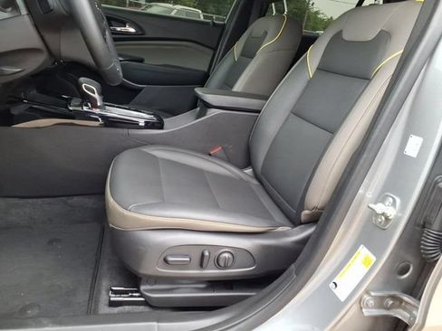 Used 2025 Chevrolet Trax ACTIV w/ Driver Confidence Package FWD image 10