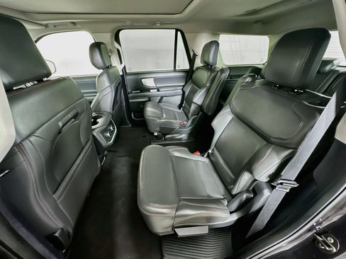 Used 2025 Ford Expedition Active AWD/4WD image 29