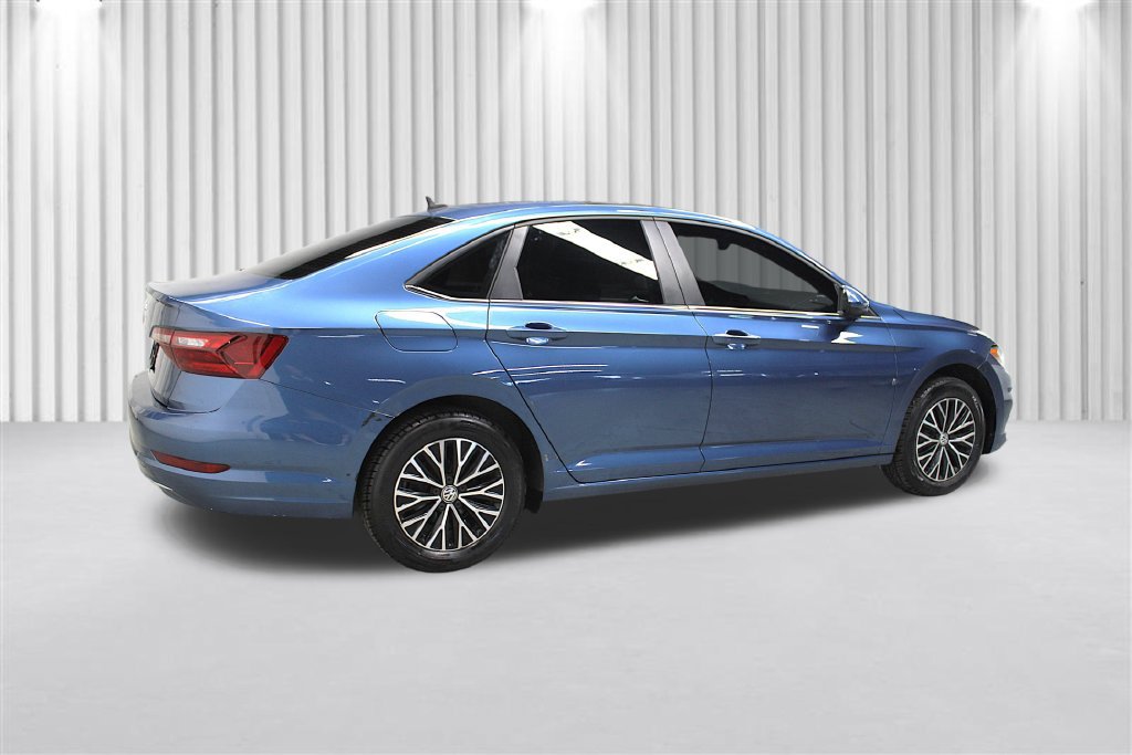Used 2020 Volkswagen Jetta SE w/ SE Cold Weather Package FWD image 3