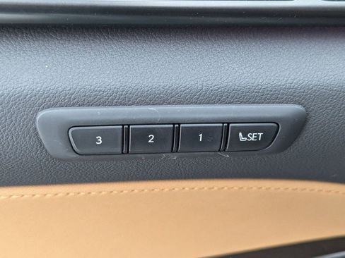 Used 2025 Lexus NX 300h AWD w/ Luxury Package image 17