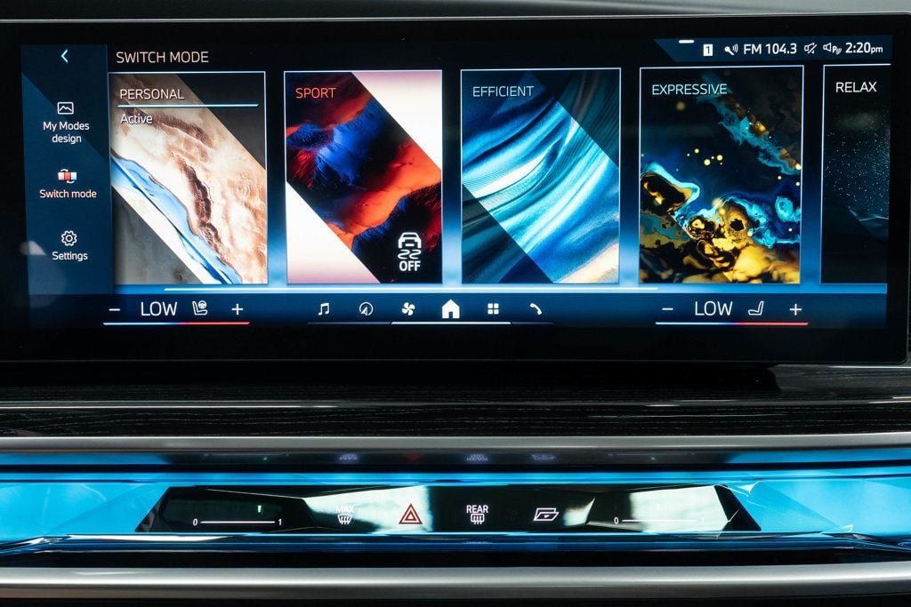 Used 2026 BMW 740i xDrive AWD/4WD image 29
