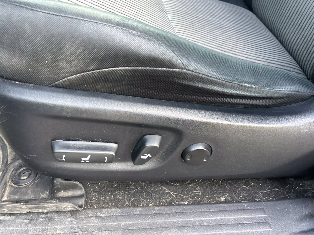 Used 2015 Toyota 4Runner SR5 AWD/4WD image 18