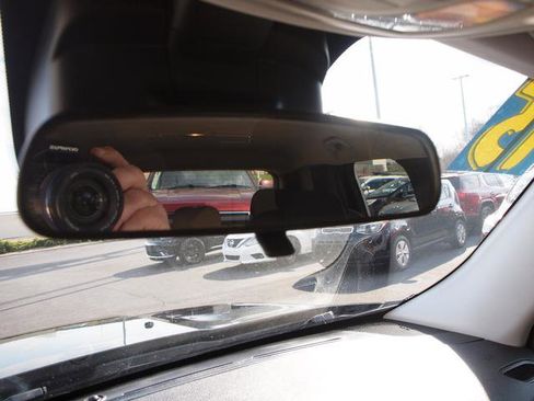 Used 2015 Jeep Renegade Latitude image 11