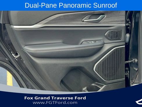 Used 2022 Jeep Grand Cherokee Limited AWD/4WD image 30