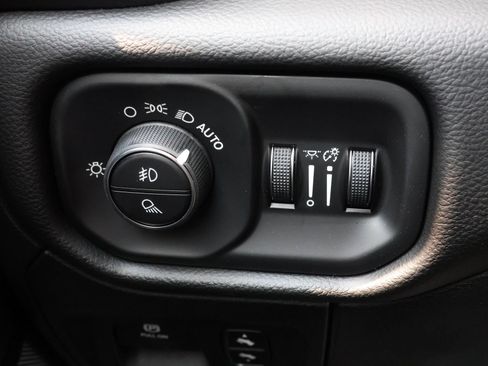 New 2026 RAM 1500 Laramie AWD/4WD image 31
