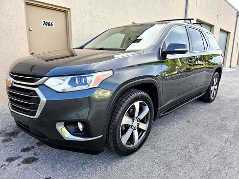 Used 2018 Chevrolet Traverse LT w/ LPO, 'HIT The Road' Package image 7