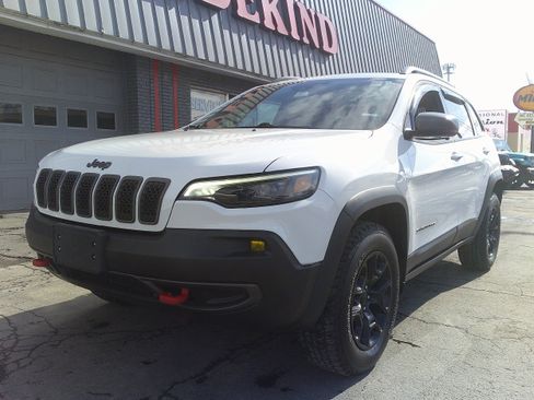Used 2021 Jeep Cherokee Trailhawk w/ Premium Leather Package image 12