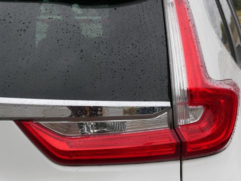 Used 2018 Honda CR-V Touring image 17