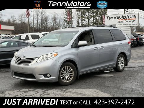 Used 2014 Toyota Sienna XLE image 1