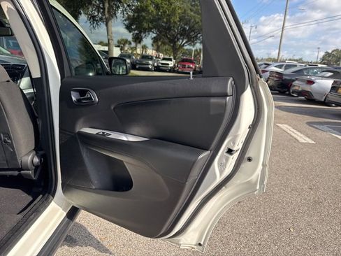 Used 2020 Dodge Journey SE w/ SE Popular Equipment Group image 17