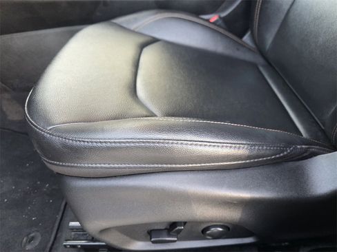 Used 2019 Jeep Cherokee Trailhawk image 18