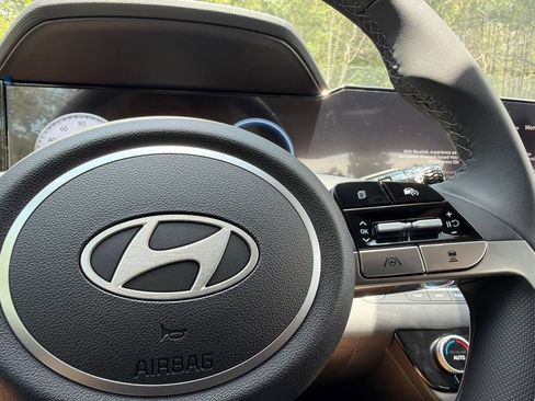 New 2026 Hyundai Elantra Limited FWD image 27