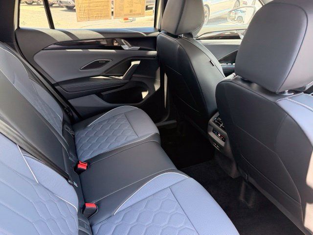 Certified 2026 Volkswagen Tiguan SEL R-Line AWD/4WD image 19