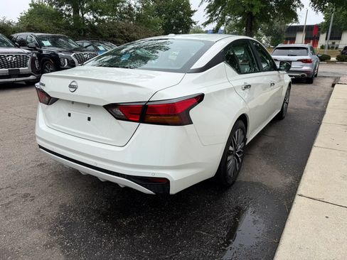 Used 2025 Nissan Altima 2.5 SV FWD image 5