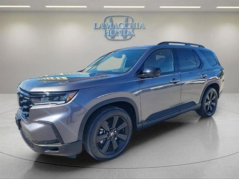 Used 2025 Honda Pilot Black Edition image 7