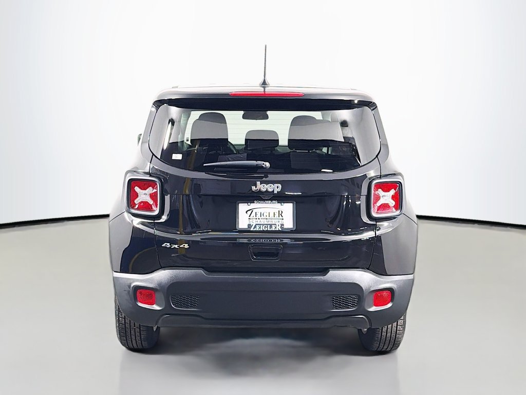 Used 2023 Jeep Renegade Latitude AWD/4WD image 6