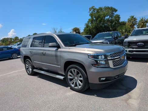 Used 2018 Chevrolet Tahoe LT w/ LT Signature Package RWD image 2