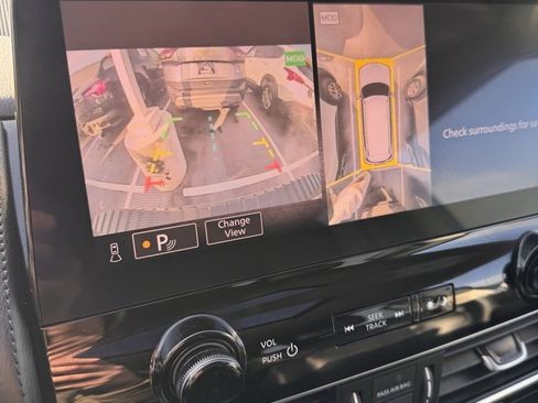 Used 2024 Nissan Armada SL w/ Captain's Chairs Package image 22