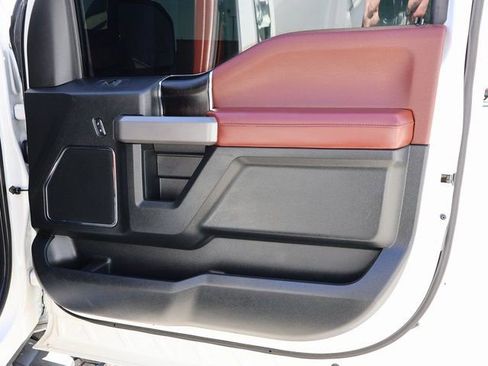 Used 2019 Ford F150 Platinum w/ Technology Package image 10