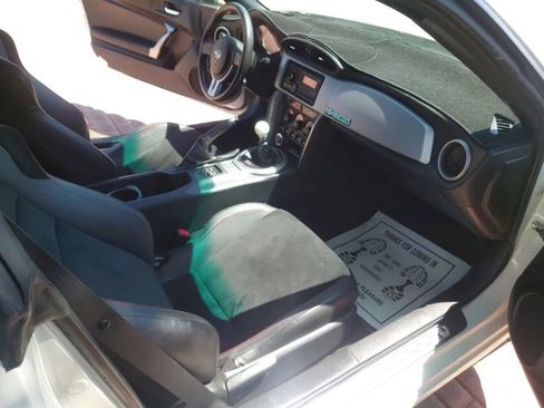 Used 2013 Subaru BRZ Limited w/ Popular Pkg 2C image 8