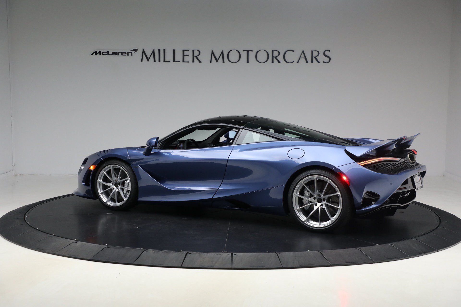 Used 2026 McLaren 750S RWD image 4