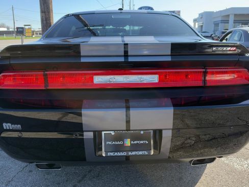 Used 2014 Dodge Challenger SRT8 w/ Harman/Kardon Audio Group image 14