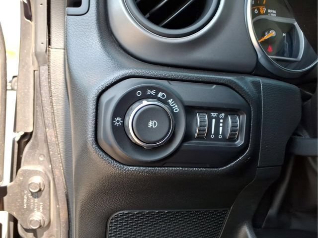 Used 2022 Jeep Wrangler Unlimited Sport AWD/4WD image 21