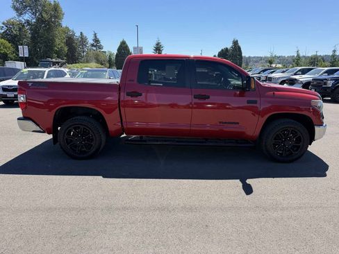 Used 2018 Toyota Tundra SR5 w/ SR5 Upgrade Package RWD image 9