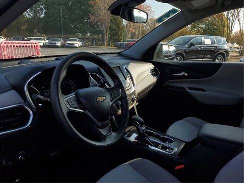 Used 2023 Chevrolet Equinox LT image 18