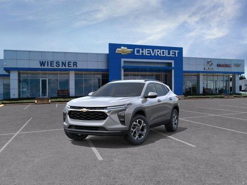 New 2026 Chevrolet Trax LT image 8